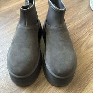Women’s Gray Boots